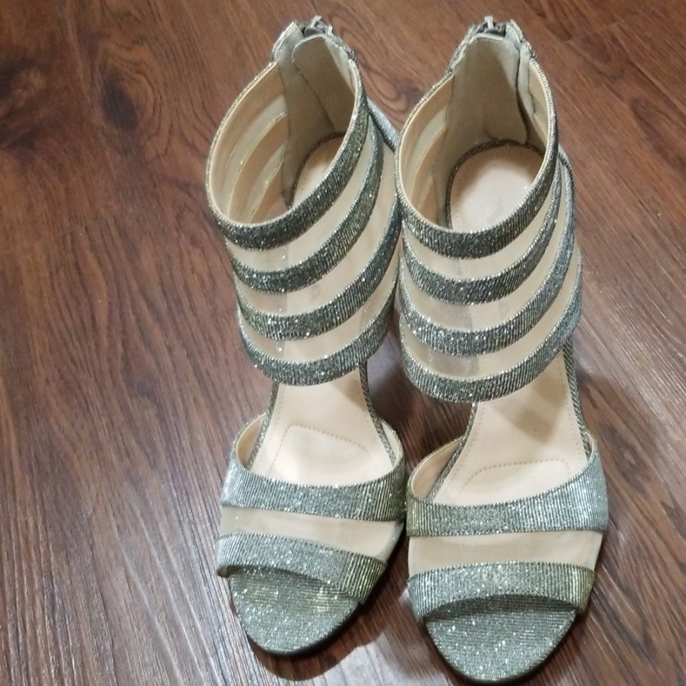High Heels - Picture 5 of 5